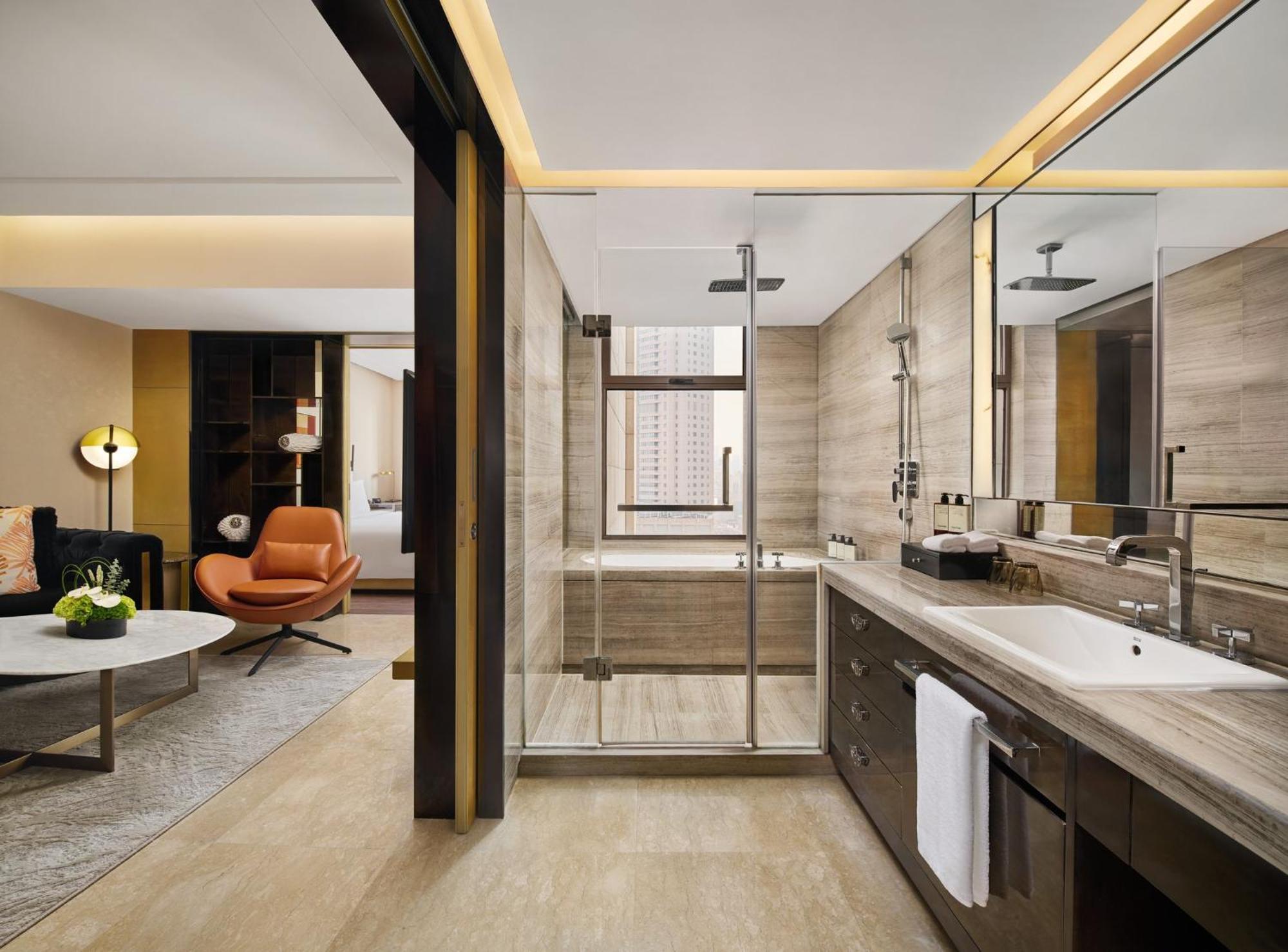 One-Bedroom King Suite with Dining Area and Kitchenette